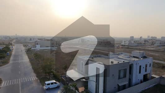 ڈی ایچ اے فیز 8 - سی سی اے 3 ڈی ایچ اے فیز 8,ڈیفنس (ڈی ایچ اے),لاہور میں 4 مرلہ کمرشل پلاٹ 3.65 کروڑ میں برائے فروخت۔