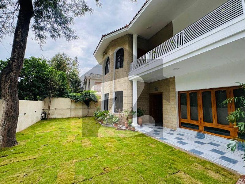 F-8 Renovated House 5 Bedroom For Rent F-8 Renovated House 5 Bedroom For Rent