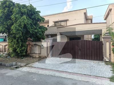 House In PAF Falcon Complex, Kalma Chowk, Gulberg, Lahore