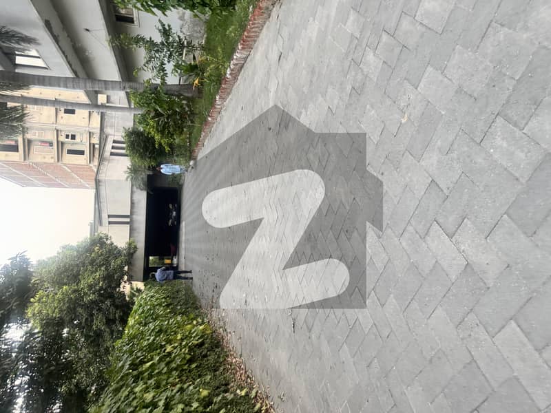 Commercial 3.5 kanal house For Rent Gulberg Commercial 3.5 kanal house For Rent Gulberg