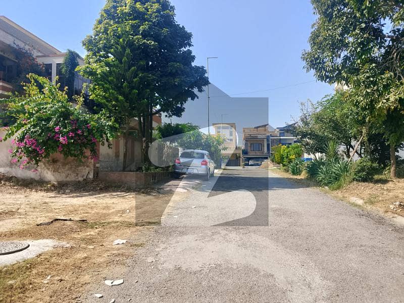 Block 1Kanal (50*90) Plot Available for Sale Block 1Kanal (50*90) Plot Available for Sale
