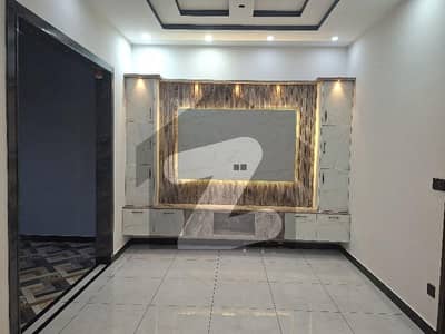 Elegant Single Storey Bungalow, 120 Sq Yards At Saadi Town Sch 33 Karachi.