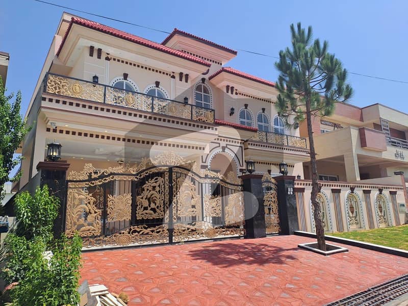 Lavish 1kanal House Main Road Lavish 1kanal House Main Road