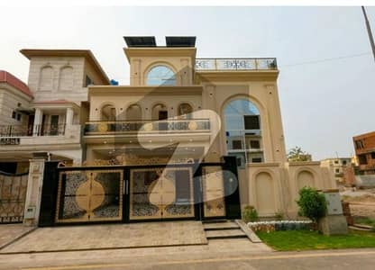 پارک ویو سٹی ۔ تولپ ایکسٹینشن بلاک پارک ویو سٹی,لاہور میں 5 کمروں کا 10 مرلہ مکان 1.75 لاکھ میں کرایہ پر دستیاب ہے۔