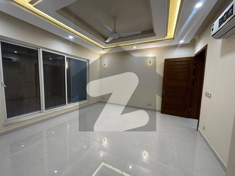 ایف ۔ 8 اسلام آباد میں 7 کمروں کا 1 کنال مکان 39.0 کروڑ میں برائے فروخت۔ ایف ۔ 8 اسلام آباد میں 7 کمروں کا 1 کنال مکان 39.0 کروڑ میں برائے فروخت۔