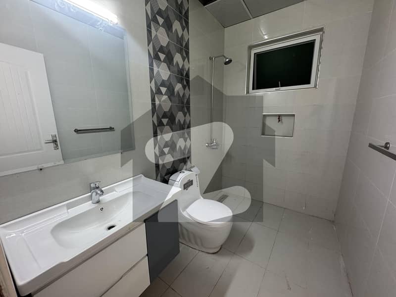 Luxurious Ground Portion Available For Rent F11