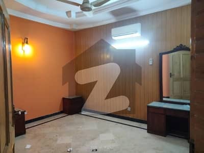 G- 11 BEAUTIFUL NEW UPPER PORTION Size 30x60= 200 Yd Prime Location 3 Bedrooms Attached Stylish Bathrooms Tv Lounge Kitchen , Sqtr Separate GAS AND ELECTRIC METRES Reasonable Rent