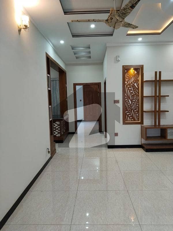 3 Bed UPPER PORTION With All Facilities 3 Bed UPPER PORTION With All Facilities