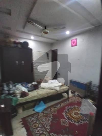 کیولری ایکسٹینشن لاہور میں 2 کمروں کا 5 مرلہ فلیٹ 35.0 ہزار میں کرایہ پر دستیاب ہے۔