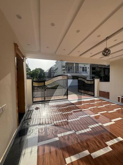 MOST LUXURIOUS CORNER CATEGORY HOUSE OF TOPCITY RIGHT TO MAIN BOULEVARD