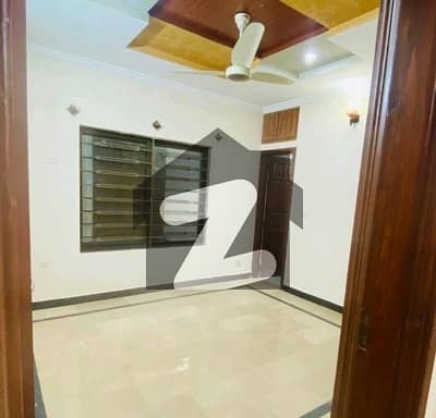 جی ۔ 13/1 جی ۔ 13,اسلام آباد میں 5 کمروں کا 4 مرلہ مکان 3.29 کروڑ میں برائے فروخت۔