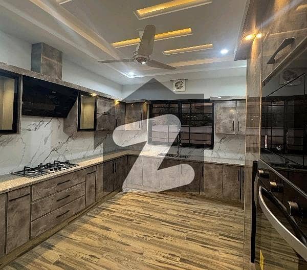 20 Marla House For sale In G-13/2 20 Marla House For sale In G-13/2