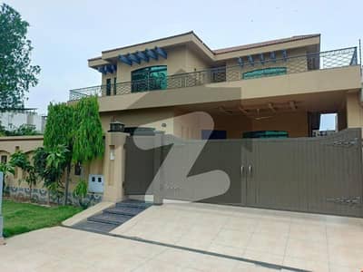 ڈی ایچ اے فیز 6 ڈیفنس (ڈی ایچ اے),لاہور میں 4 کمروں کا 10 مرلہ مکان 5.49 کروڑ میں برائے فروخت۔
