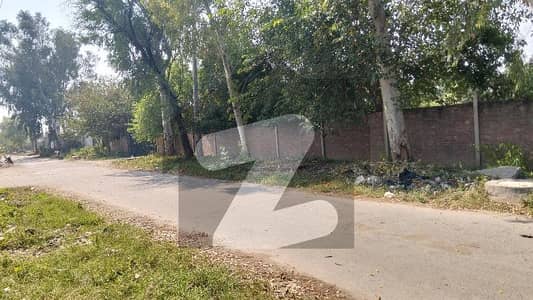 ادرز رائے ونڈ میں 22 کنال رہائشی پلاٹ 35.2 کروڑ میں برائے فروخت۔