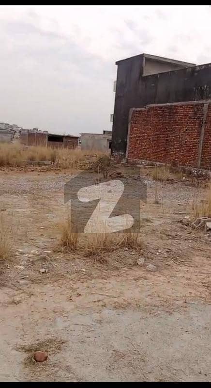 ثمر زر ہاؤسنگ سوسائٹی راولپنڈی میں 5 مرلہ رہائشی پلاٹ 28.0 لاکھ میں برائے فروخت۔ ثمر زر ہاؤسنگ سوسائٹی راولپنڈی میں 5 مرلہ رہائشی پلاٹ 28.0 لاکھ میں برائے فروخت۔