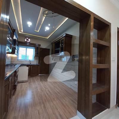 ڈی ایچ اے ڈیفینس فیز 2 ڈی ایچ اے ڈیفینس,اسلام آباد میں 3 کمروں کا 1 کنال بالائی پورشن 1.15 لاکھ میں کرایہ پر دستیاب ہے۔