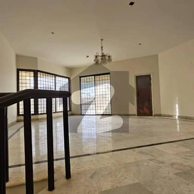 ایف ۔ 11 اسلام آباد میں 8 کمروں کا 1 کنال مکان 28.0 کروڑ میں برائے فروخت۔