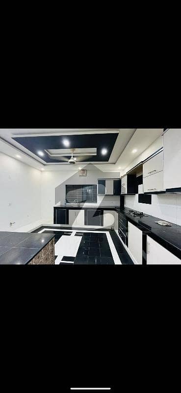 Lake City Block M1 14 Marla Upper Portion Available For Rent