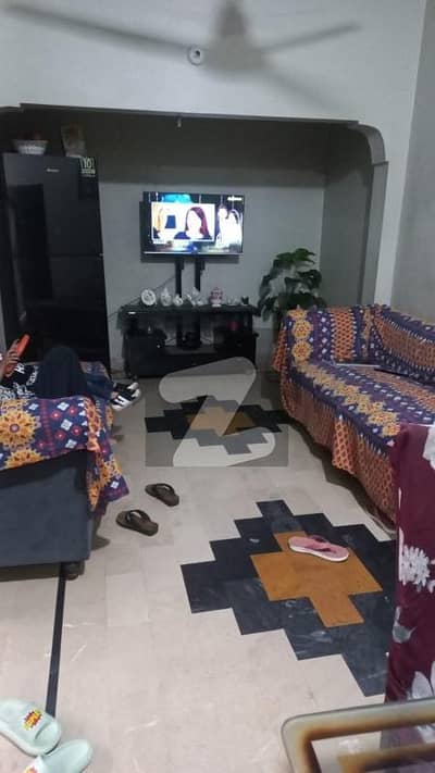 450 Square Yards House For Rent 8 Bed DD Ground + 1 Ideal For Silent Commercial Use Block 1 Gulistan-E-Johar, Karachi Near Continental Bakery