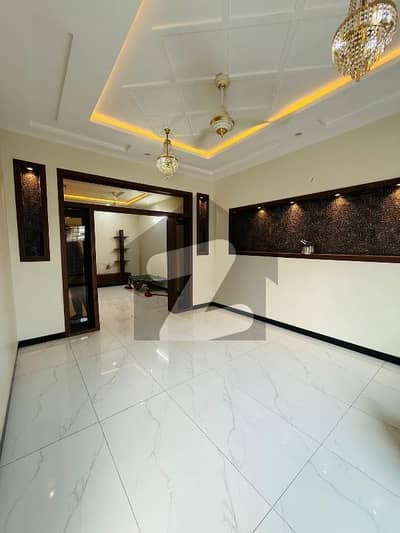 جی ۔ 13 اسلام آباد میں 7 کمروں کا 10 مرلہ مکان 2.5 لاکھ میں کرایہ پر دستیاب ہے۔