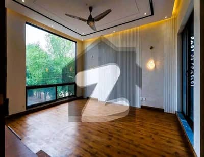 1 Kanal Lavish Upper Portion On Top Location For Rent In DHA Phase 7 Lahore