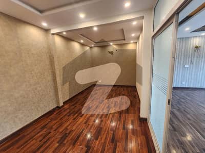 ڈی ایچ اے فیز 4 ڈیفنس (ڈی ایچ اے),لاہور میں 5 کمروں کا 1 کنال مکان 8.4 کروڑ میں برائے فروخت۔