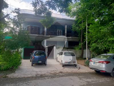 G 10 dimolish house available for sale