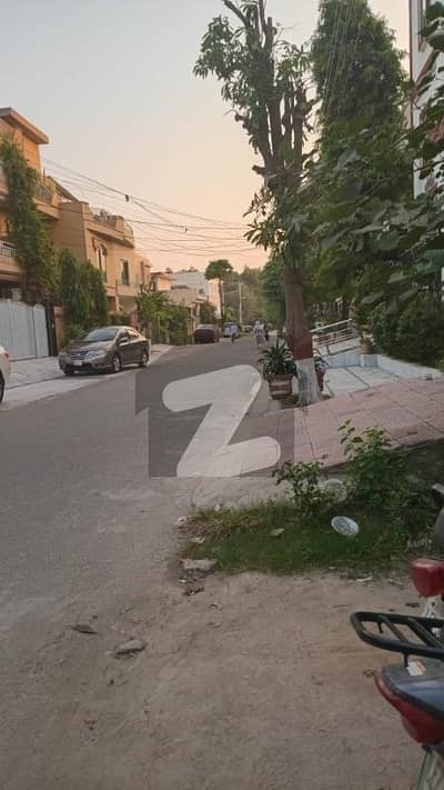 8.8 MARLA HOUSE IN IQBAL AVENUE 1 AT PRIME LOCATION