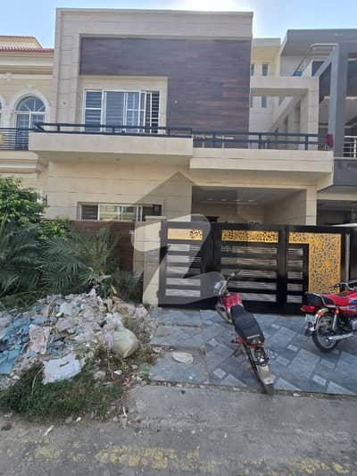 لیک سٹی رائیونڈ روڈ,لاہور میں 6 کمروں کا 7 مرلہ مکان 3.05 کروڑ میں برائے فروخت۔