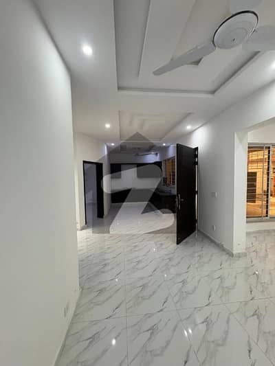 بنی گالہ اسلام آباد میں 2 کمروں کا 7 مرلہ مکان 55.0 ہزار میں کرایہ پر دستیاب ہے۔