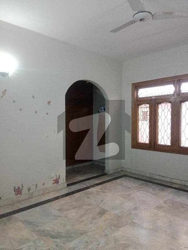 ایف ۔ 11 اسلام آباد میں 6 کمروں کا 1 کنال مکان 3.7 لاکھ میں کرایہ پر دستیاب ہے۔ ایف ۔ 11 اسلام آباد میں 6 کمروں کا 1 کنال مکان 3.7 لاکھ میں کرایہ پر دستیاب ہے۔