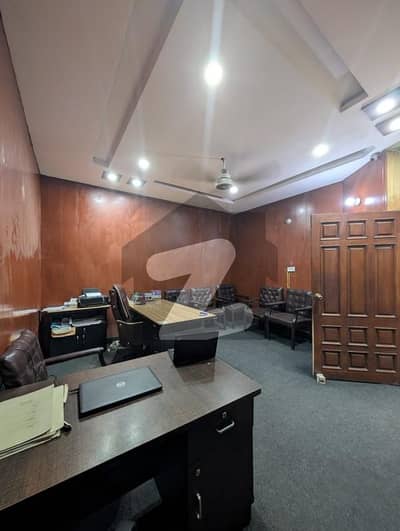ایم ایم عالم روڈ گلبرگ,لاہور میں 1 کنال دفتر 9.5 کروڑ میں برائے فروخت۔