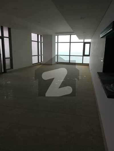 3-Beds Luxurious Apartment Available For Rent