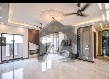 ایل ڈی اے ایوینیو لاہور میں 6 کمروں کا 10 مرلہ مکان 3.25 کروڑ میں برائے فروخت۔