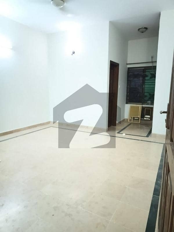 ایف ۔ 11/3 ایف ۔ 11,اسلام آباد میں 5 کمروں کا 10 مرلہ مکان 2.85 لاکھ میں کرایہ پر دستیاب ہے۔ ایف ۔ 11/3 ایف ۔ 11,اسلام آباد میں 5 کمروں کا 10 مرلہ مکان 2.85 لاکھ میں کرایہ پر دستیاب ہے۔