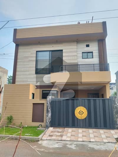 یو ای ٹی ہاؤسنگ سوسائٹی لاہور میں 4 کمروں کا 5 مرلہ مکان 2.1 کروڑ میں برائے فروخت۔ یو ای ٹی ہاؤسنگ سوسائٹی لاہور میں 4 کمروں کا 5 مرلہ مکان 2.1 کروڑ میں برائے فروخت۔