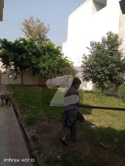 1.5 kanal house available for rent in Banigala