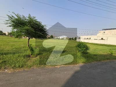 ویلینشیاء ہاؤسنگ سوسائٹی لاہور میں 1 کنال رہائشی پلاٹ 3.5 کروڑ میں برائے فروخت۔
