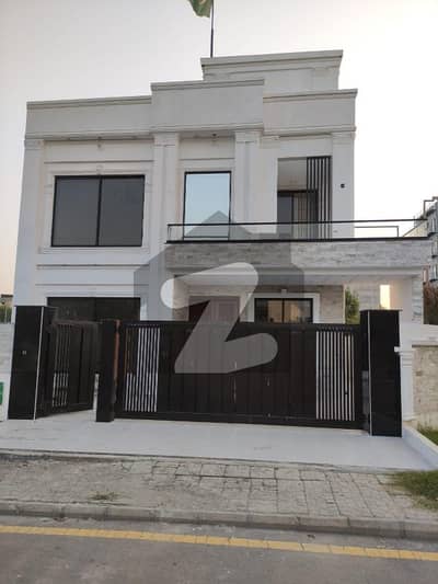 10 Marla House Facing Park And Corner Available For Sale In Bahria Orchard Lahore