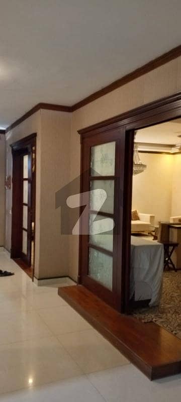 ڈی ایچ اے فیز 8 - زون اے ڈی ایچ اے فیز 8,ڈی ایچ اے ڈیفینس,کراچی میں 6 کمروں کا 2 کنال مکان 32.0 کروڑ میں برائے فروخت۔