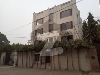 قائداعظم انڈسٹریل اسٹیٹ لاہور میں 2 کمروں کا 2 کنال گودام 8.5 لاکھ میں کرایہ پر دستیاب ہے۔