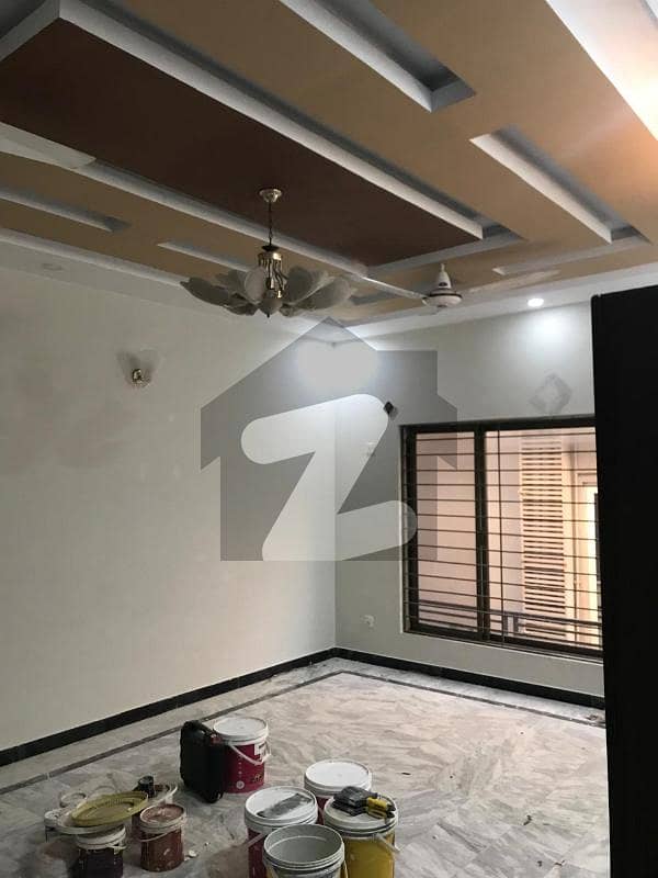 BEAUTIFUL LOCATION UPPER PROTION FOR RENT