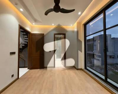 DHA 9 TOWN 5 MARLA UPPER PORTION FOR RENT