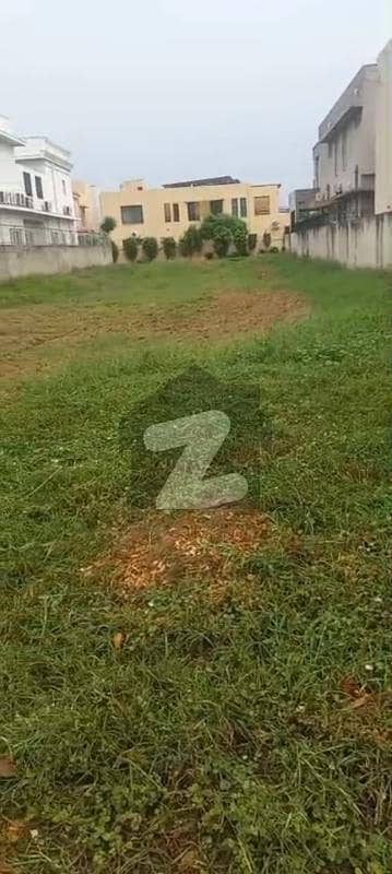 Most Hot Location 1 Kanal plot For Sale