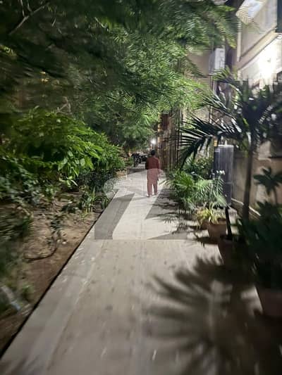 کلفٹن ۔ بلاک 3 کلفٹن,کراچی میں 2 کمروں کا 8 مرلہ فلیٹ 1.2 لاکھ میں کرایہ پر دستیاب ہے۔