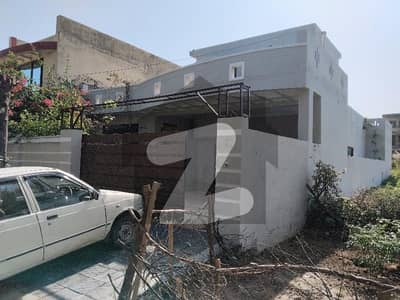 پی اے ای سی ایمپلائز کوآپریٹو ہاؤسنگ سوسائٹی اسلام آباد میں 2 کمروں کا 10 مرلہ مکان 1.9 کروڑ میں برائے فروخت۔