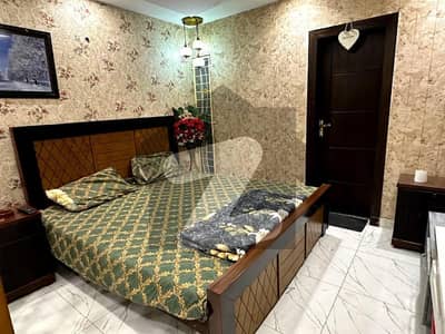 بحریہ ٹاؤن لاہور میں 1 کمرے کا 2 مرلہ فلیٹ 65.0 لاکھ میں برائے فروخت۔