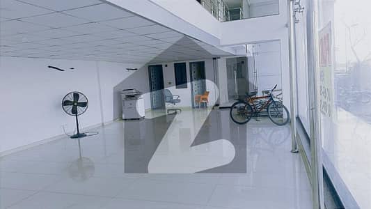 8 MARLA FULL BUILDING IS AVAILABLE FOR RENT IN PHASE 6