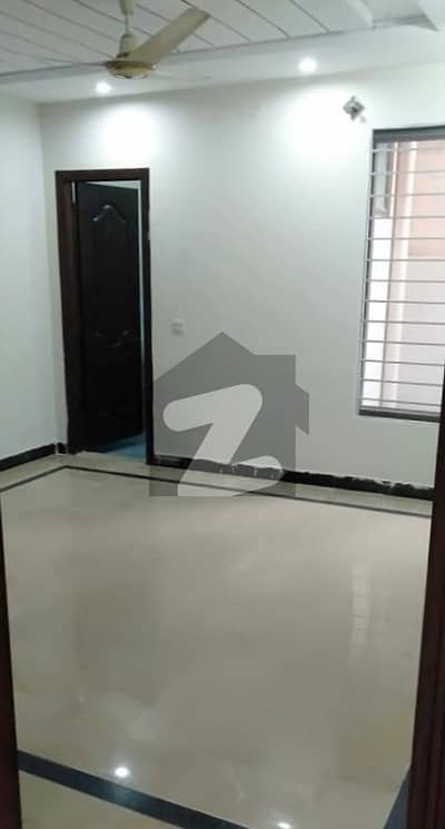 پی ڈبلیو ڈی ہاؤسنگ سکیم اسلام آباد میں 6 کمروں کا 1 کنال مکان 1.8 لاکھ میں کرایہ پر دستیاب ہے۔