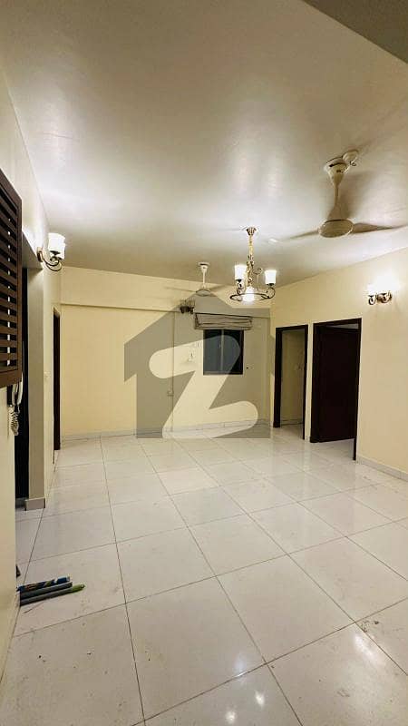 Spacious 3 Bed DD Apartment Nishat Commercial Spacious 3 Bed DD Apartment Nishat Commercial